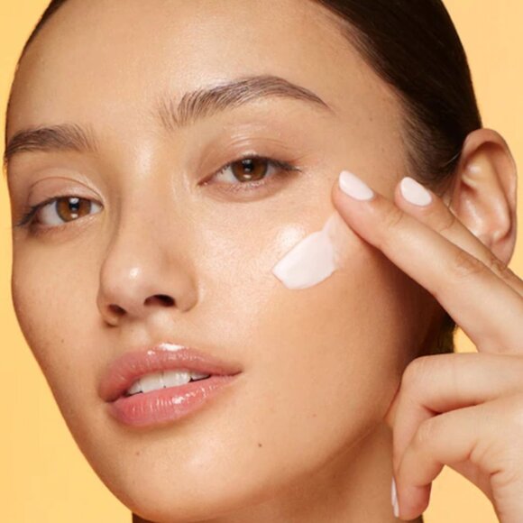 🔥3/$30 NIB LANEIGE Radian-C Cream with Vitamin C Deluxe Travel Size 7mL - Picture 6 of 9